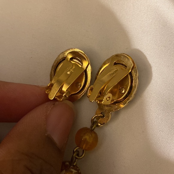 Clip on dangle earrings - Picture 4 of 5